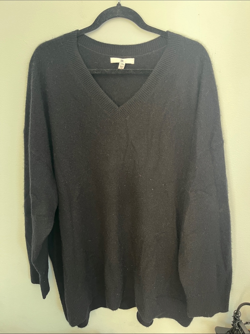 Banana Republic Black V-Neck Men's Sweater